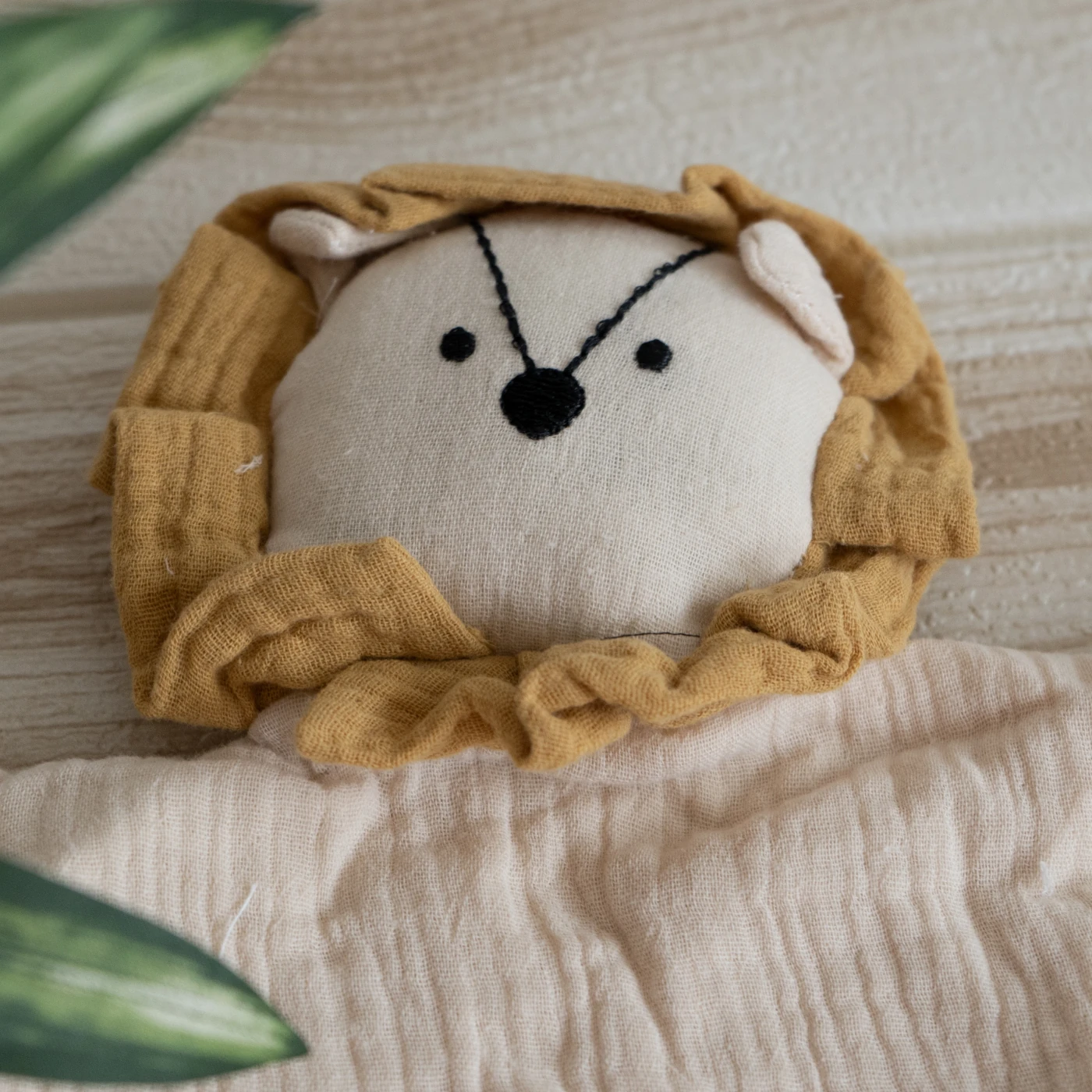 doudou gasa verano león detalle cabeza