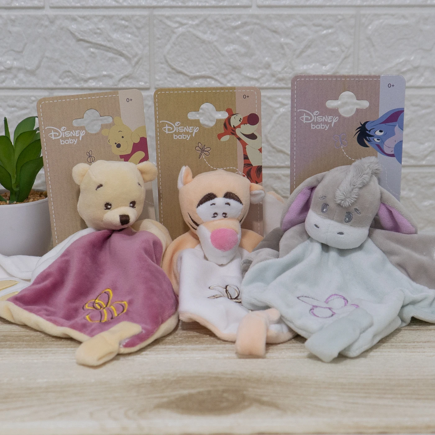 doudou winniw the pooh , tigger, igor