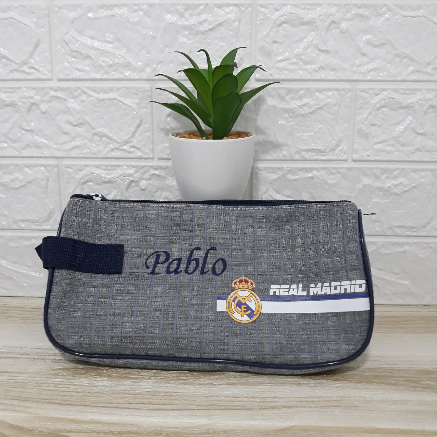 neceser futbol real madrid bordado gris