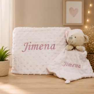 manta y doudou rosa con nombre bordado