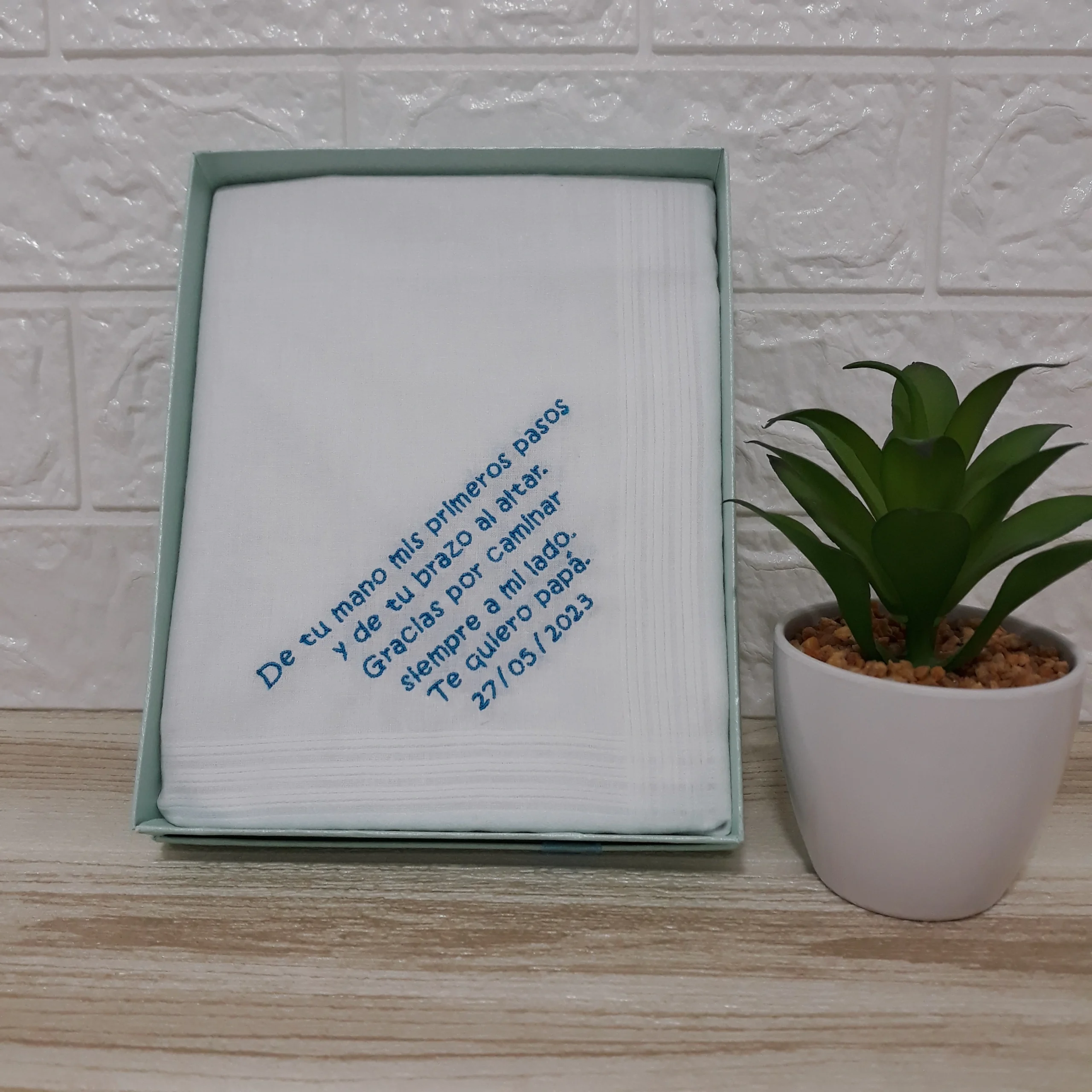 pañuelo-bordado-frase-larga-2