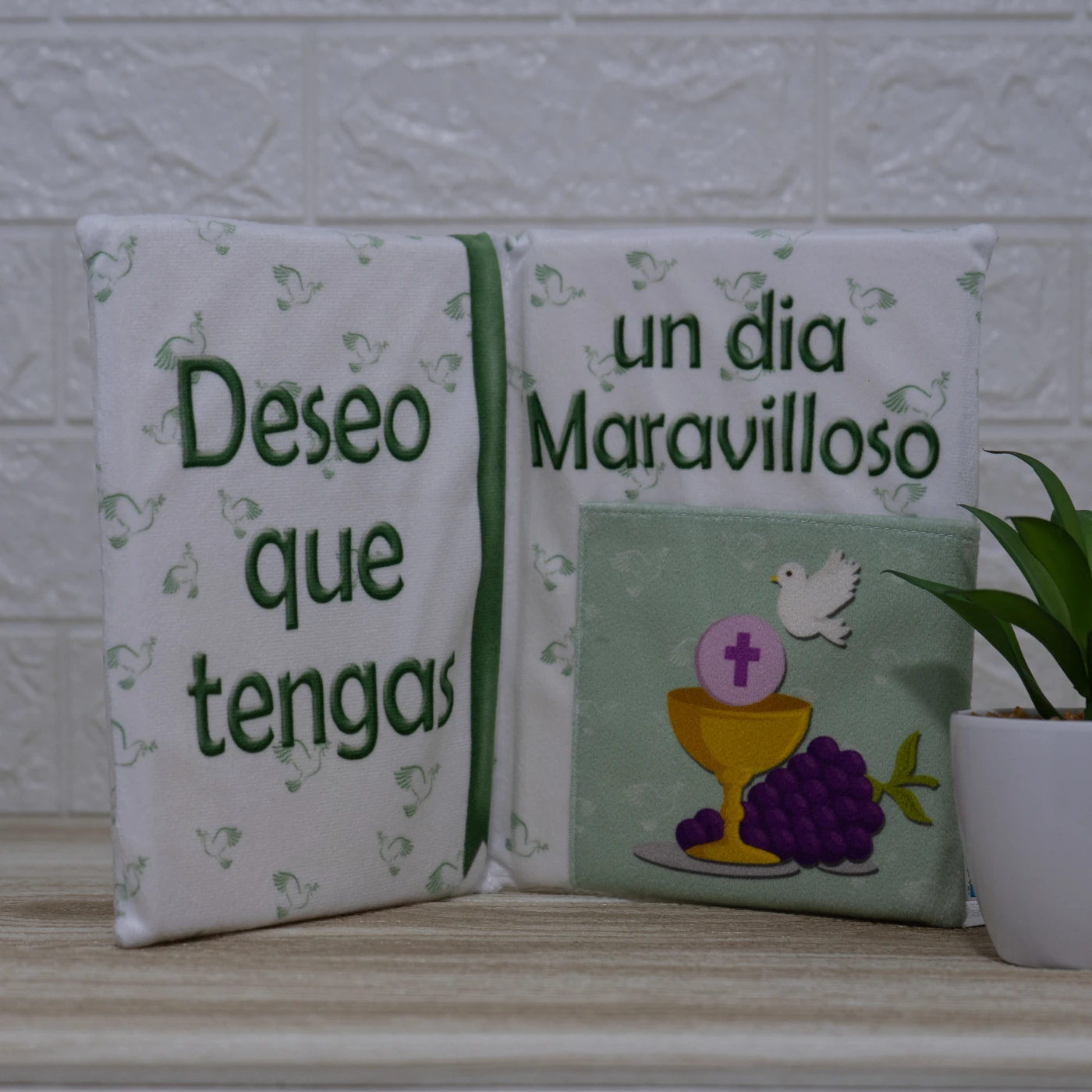 postal comunión verde abierta