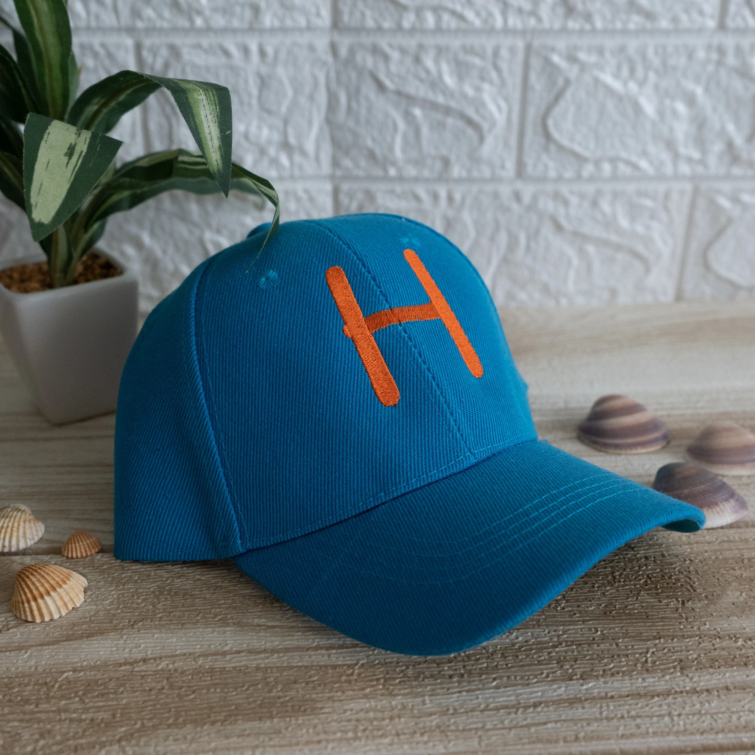 gorra personalizada bordada inicial