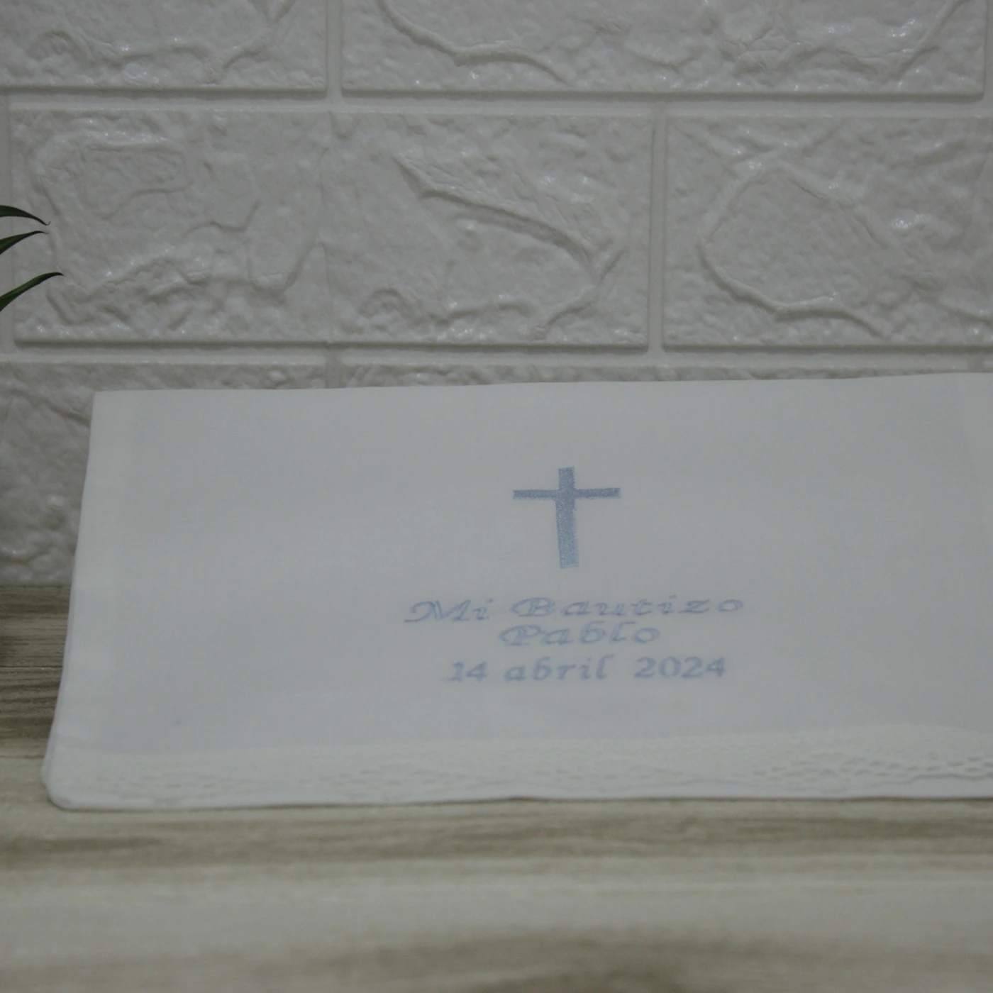 pañuelo bautizo personalizado cruz y datos del bebe